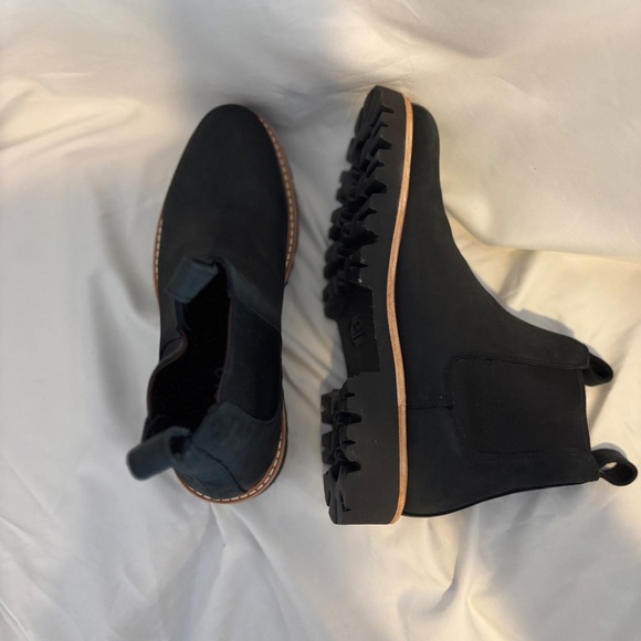 Nisolo Go-To Lug Chelsea Boot, Black, Size 8.5, NEW IN BOX - Picture 5 of 8